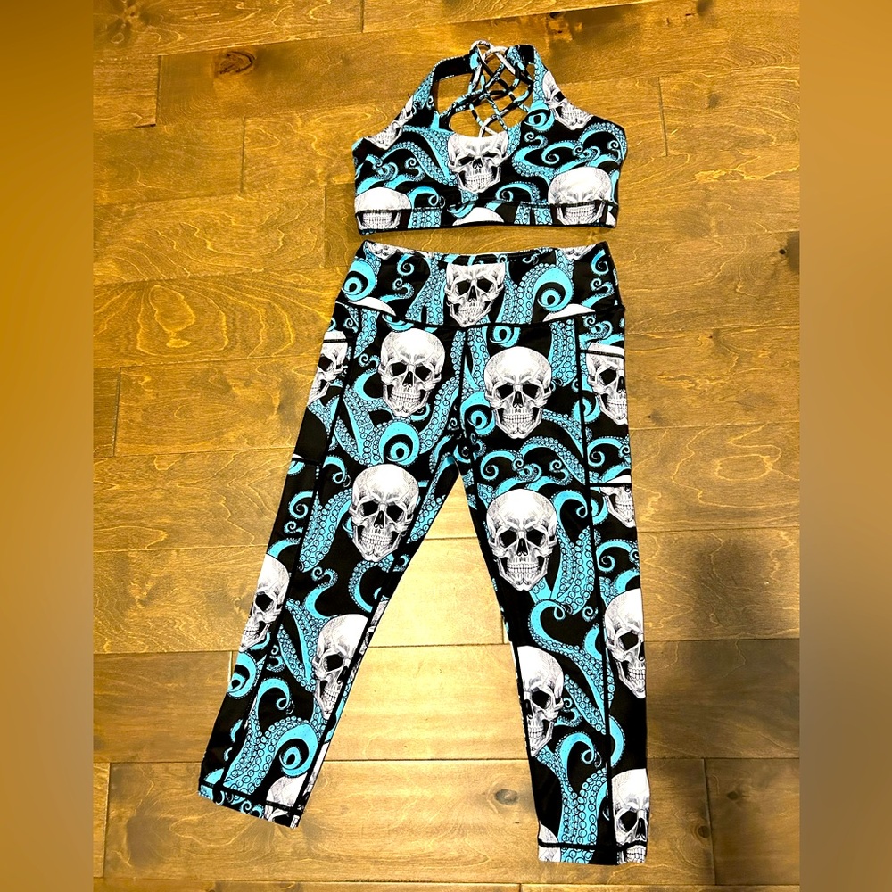 CVG Skulls and Squids Capri Leggings and Bra Set